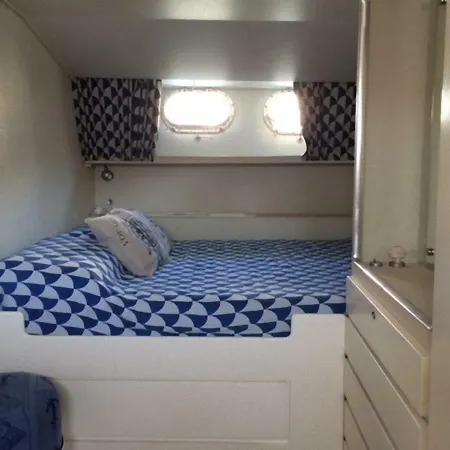 Yacht ספינת מלון *